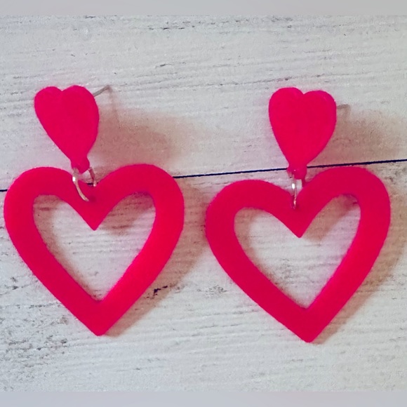 Jewelry - 🇺🇸Barbie Pink Heart Earrings 💕